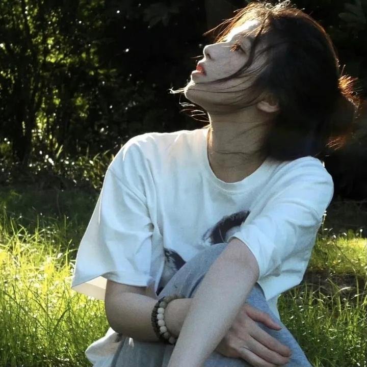 玉湖裸女